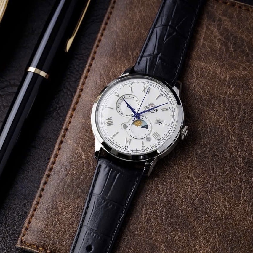 Orient Sun & Moon Gen 7 RA-AK0802S10B - bản giao hưởng thanh lịch
