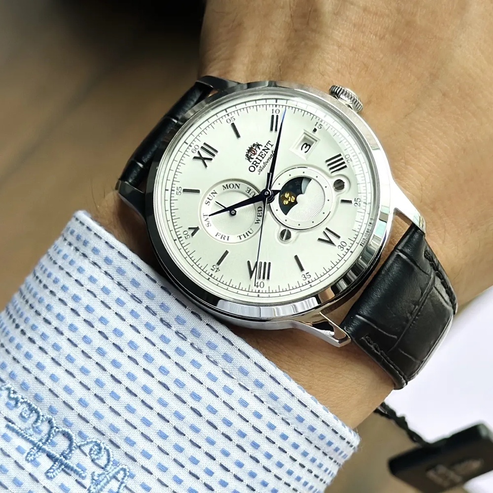 Orient Sun & Moon Gen 7 RA-AK0802S10B - bản giao hưởng thanh lịch