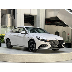 Hyundai Elantra 1.6 AT Đặc Biệt