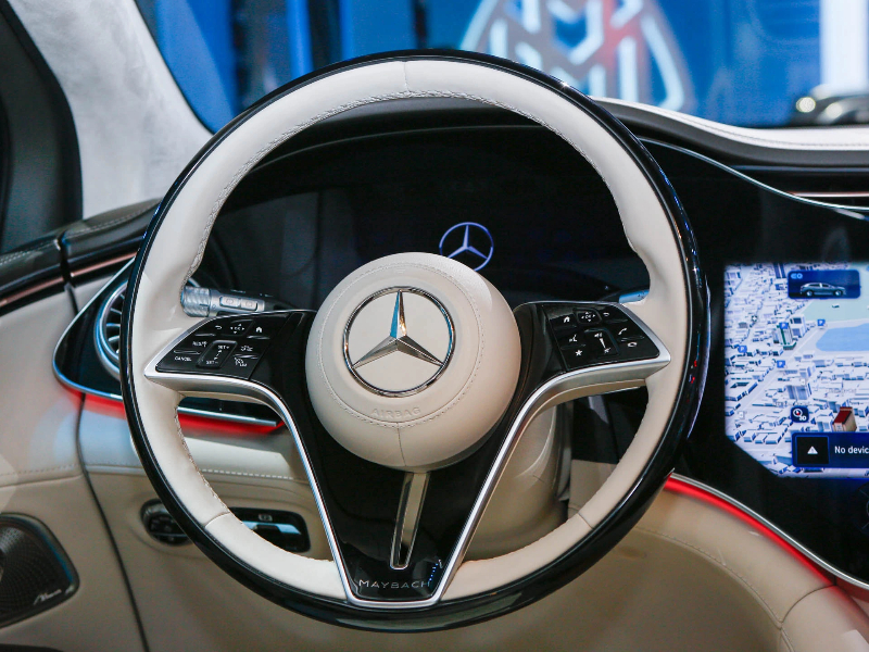 Mercedes-Maybach EQS 680 SUV