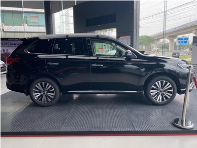 Mitsubishi Outlander 2.0 CVT Premium 2024