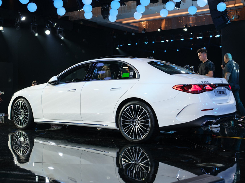 Mercedes Benz E300 AMG