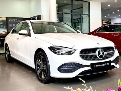 Mercedes-Benz C 200 Avantgarde Plus 2025 (V2)