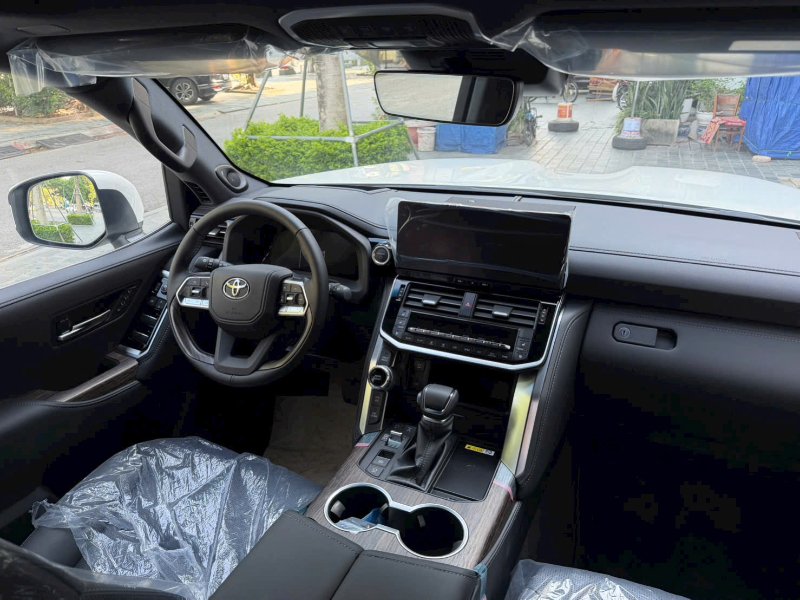 Toyota Land Cruiser HEV