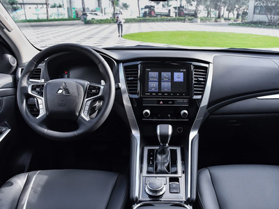 New Mitsubishi Pajero Sport Dầu 4x4 AT