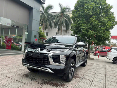 Pajero Sport máy xăng 2 cầu, động cơ 3.0l V6 2024 - Thông số kỹ thuật & Giá bán