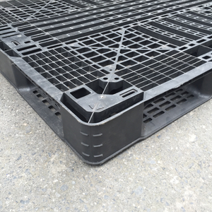 Pallet nhựa cũ KT: 1300x1100x120 mm (Màu Đen)