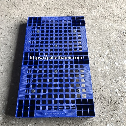 pallet nhựa lót sàn