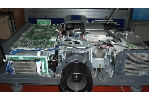 Panasonic LP 51 kính phân cực màu