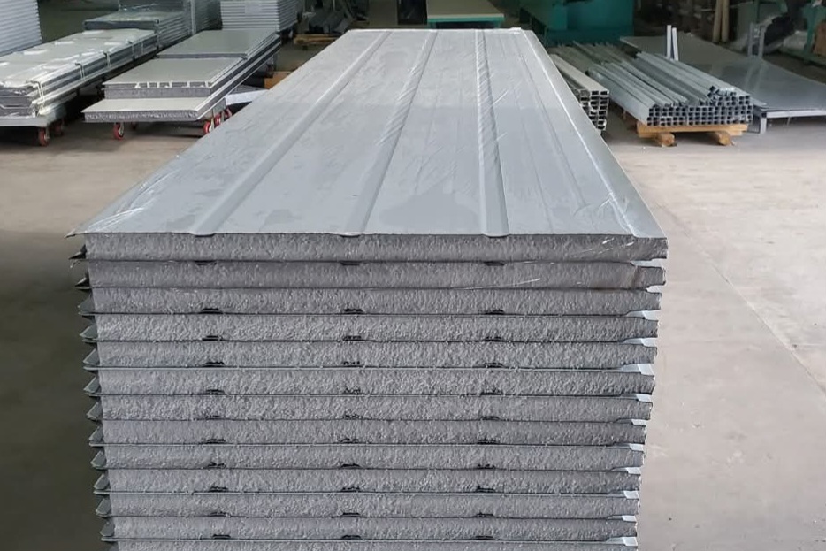 Tấm panel vách ngăn kim loại cách âm 2 mặt khổ rộng 1m PU EPS 02