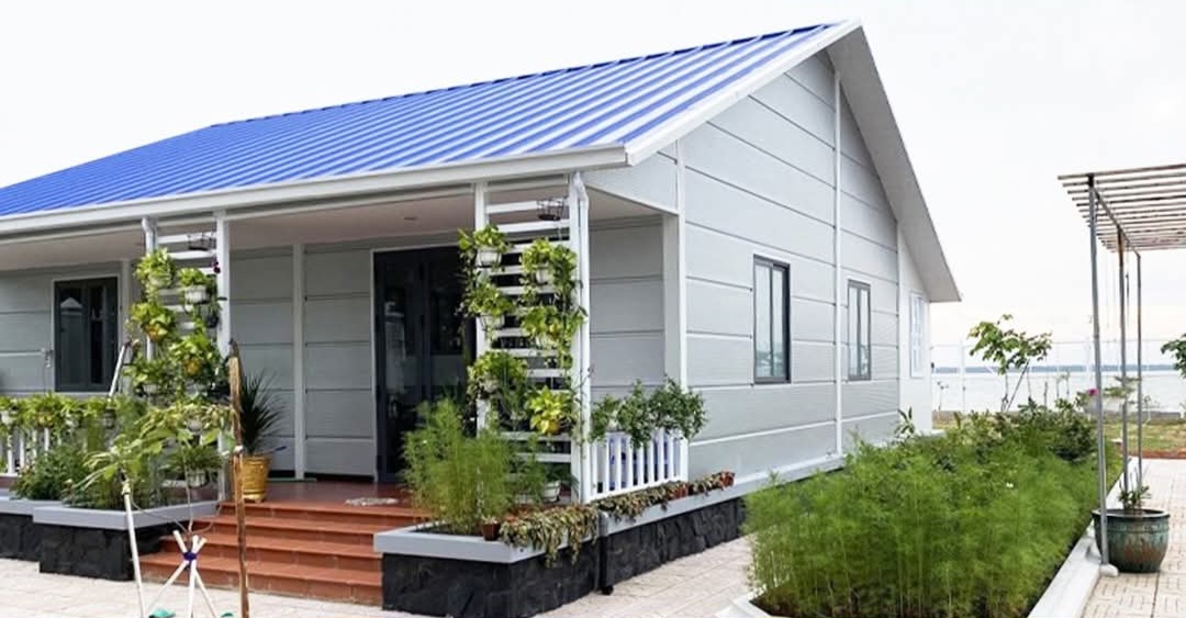 Tấm panel kim loại ốp tường cách nhiệt 2 mặt bao che khổ rộng 1m PU EPS 01