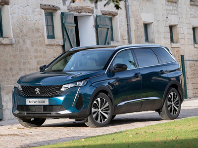 Peugeot 5008 GT (Logo sư tử bạc)