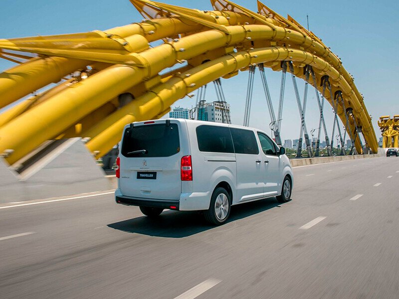 PEUGEOT TRAVELLER LUXURY 