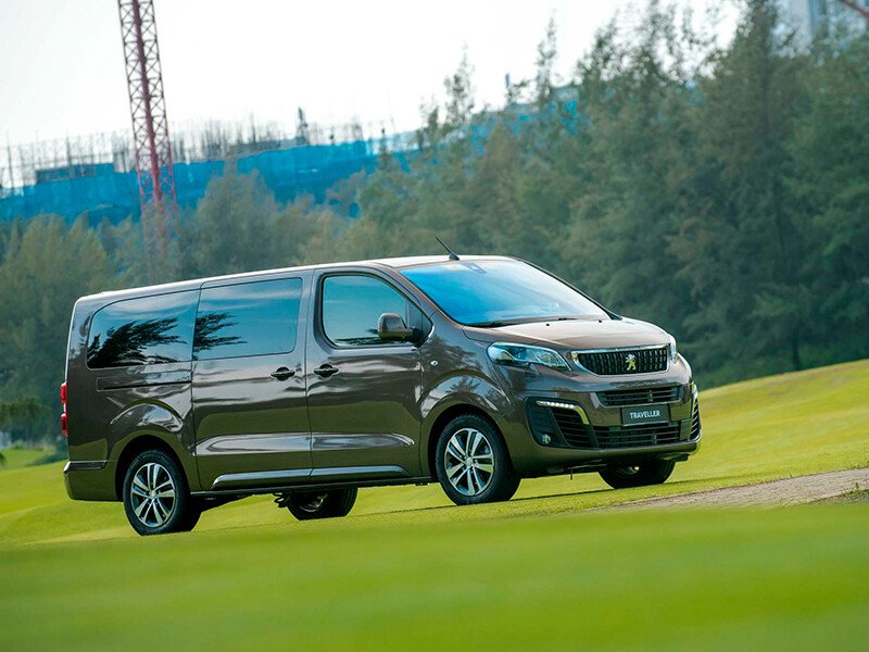 PEUGEOT TRAVELLER PREMIUM