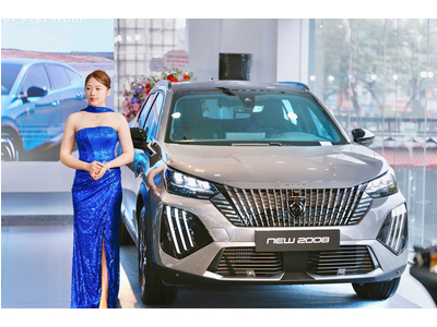 New Peugeot 2008 GT ( Logo Mới )