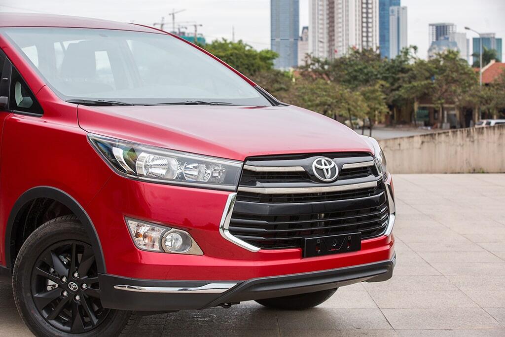 Đầu xe Toyota Innova bản Venturer