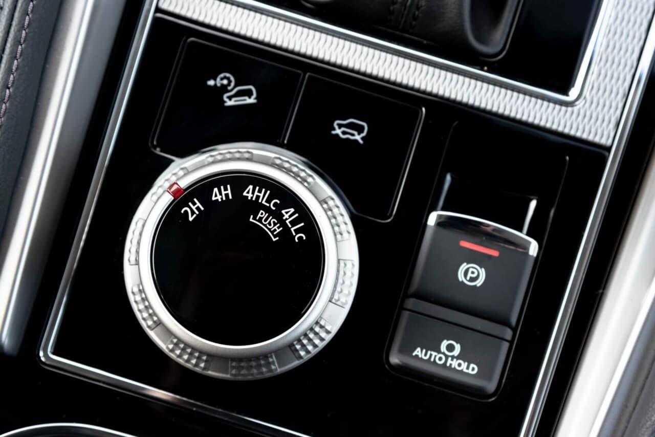 Mitsubishi Pajero Sport Gasoline 4x4 AT Premium - Hình 17 Mitsubishi Pajero Sport Diesel 4x4 AT - Hình 17