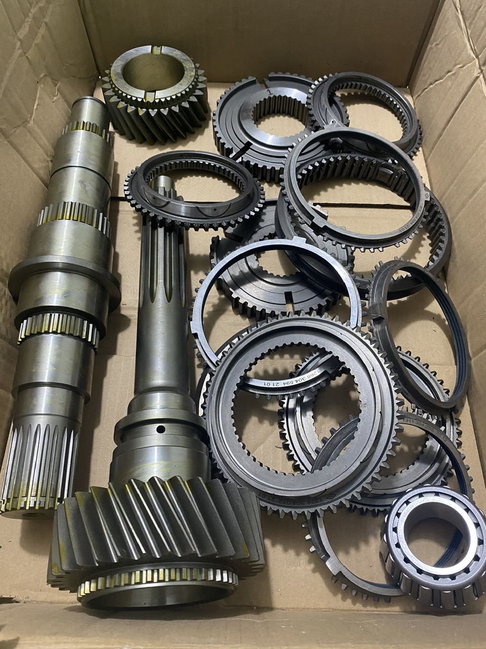 phụ tùng hộp số xe tải isuzu 15 tấn