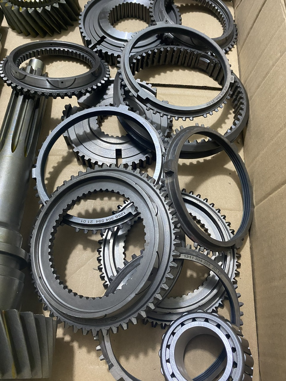 phụ tùng hộp số xe tải isuzu