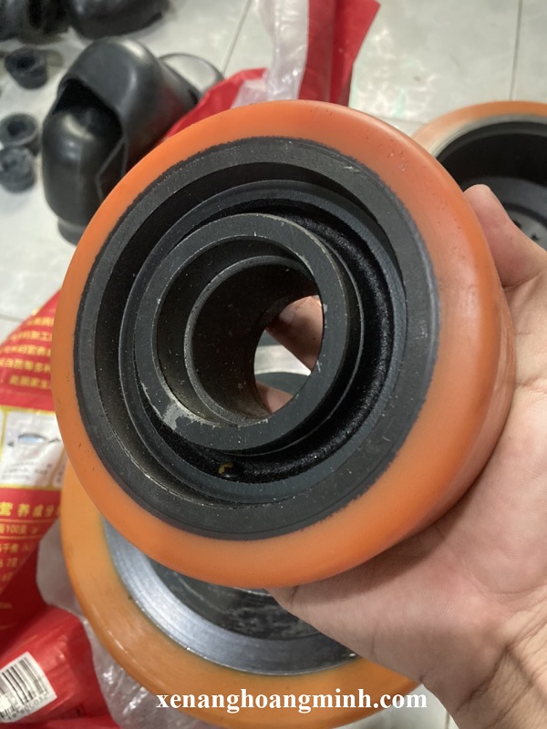 Banh xe nang dien PU 125x60