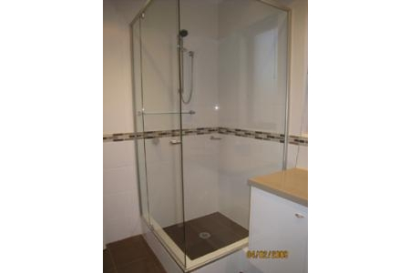 Phục hồi kính buồng tắm, lan can.