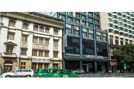 Phục hồi kính trầy xước khách sạn LibertyCentral Sài Gòn