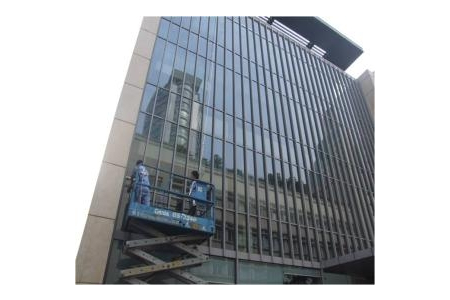 Phục hồi và bảo dưỡng kính tòa nhà