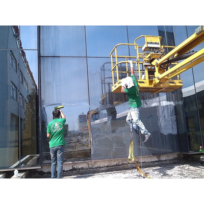 Phục hồi và tẩy ố mốc kính tại tòa Nhà Víp Cảng Hàng Không Quốc Tế Sân Bay TSN Giai Đoạn 1