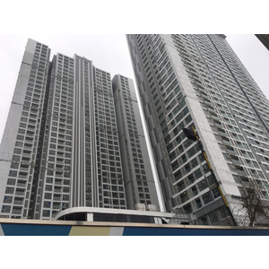 Phục hồi xử lý vách kính bị trầy xước tại dự án VINHOMES WEST POINT HÀ NỘI