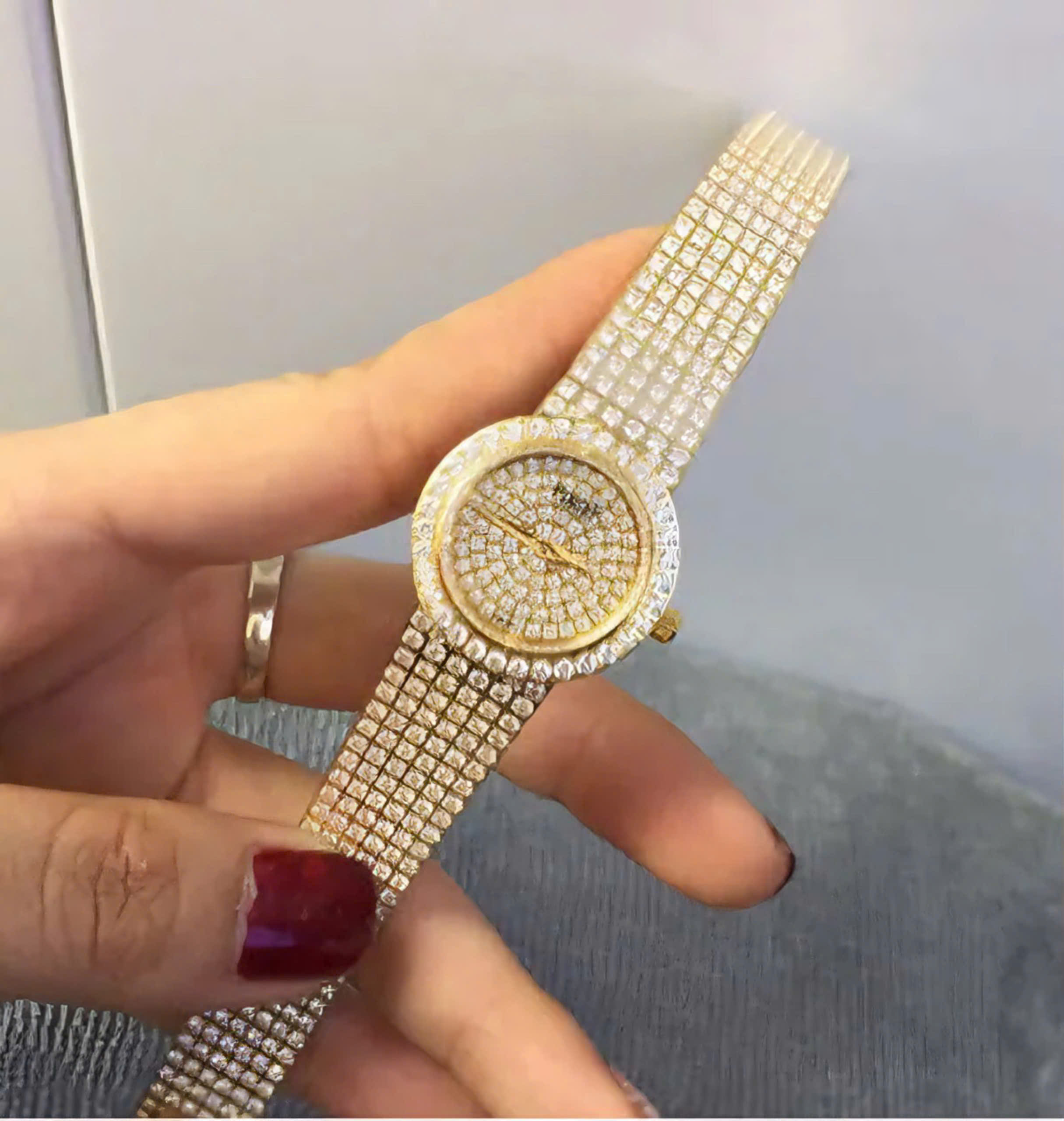 ĐỒNG HỒ PIAGET FULL DIAMOND G0A02701