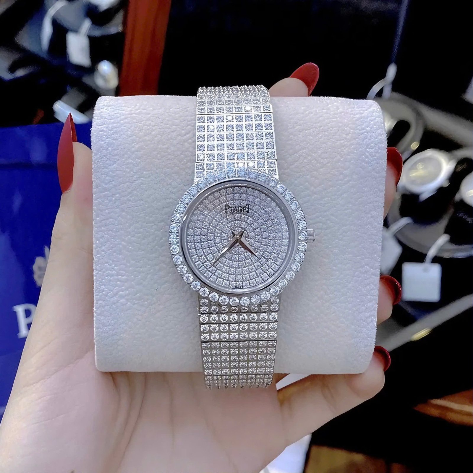 ĐỒNG HỒ PIAGET FULL DIAMOND G0A02701