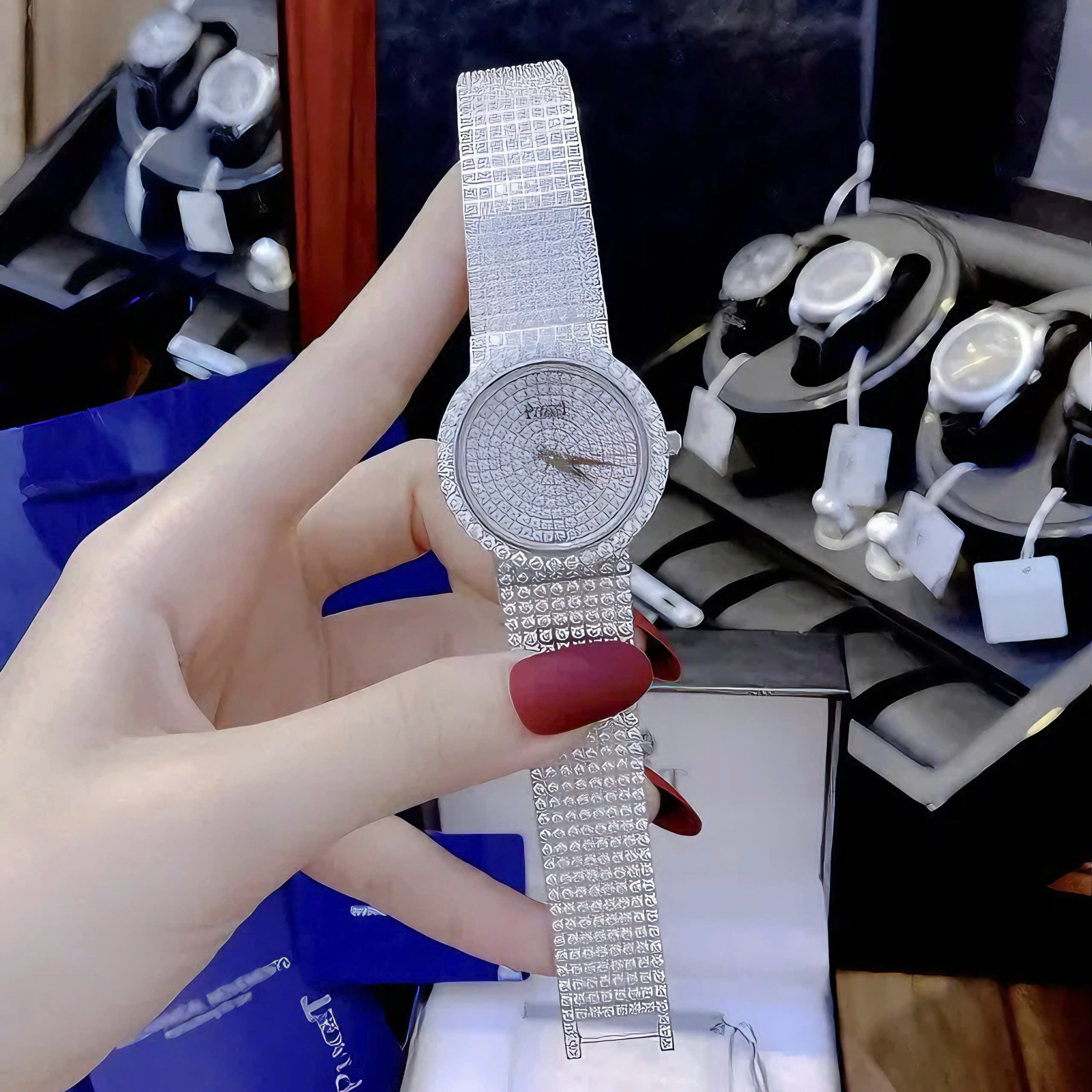 ĐỒNG HỒ PIAGET FULL DIAMOND G0A02701