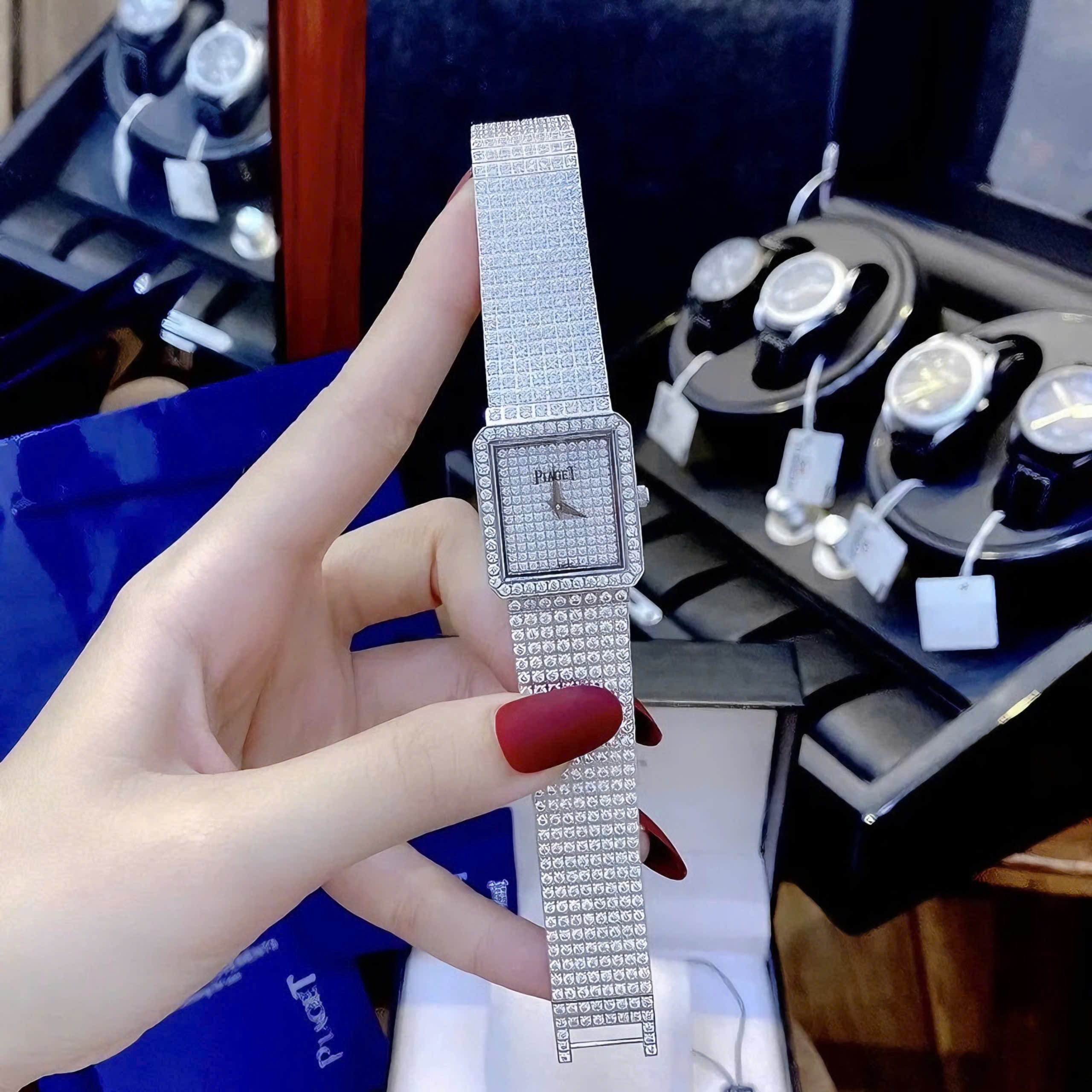 ĐỒNG HỒ PIAGET FULL DIAMOND G0A02701