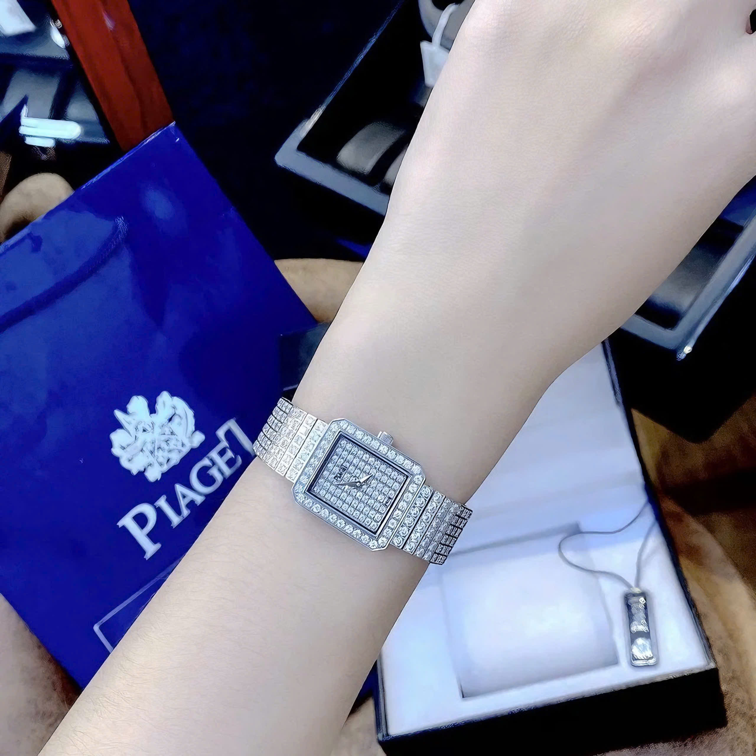 ĐỒNG HỒ PIAGET FULL DIAMOND G0A02701