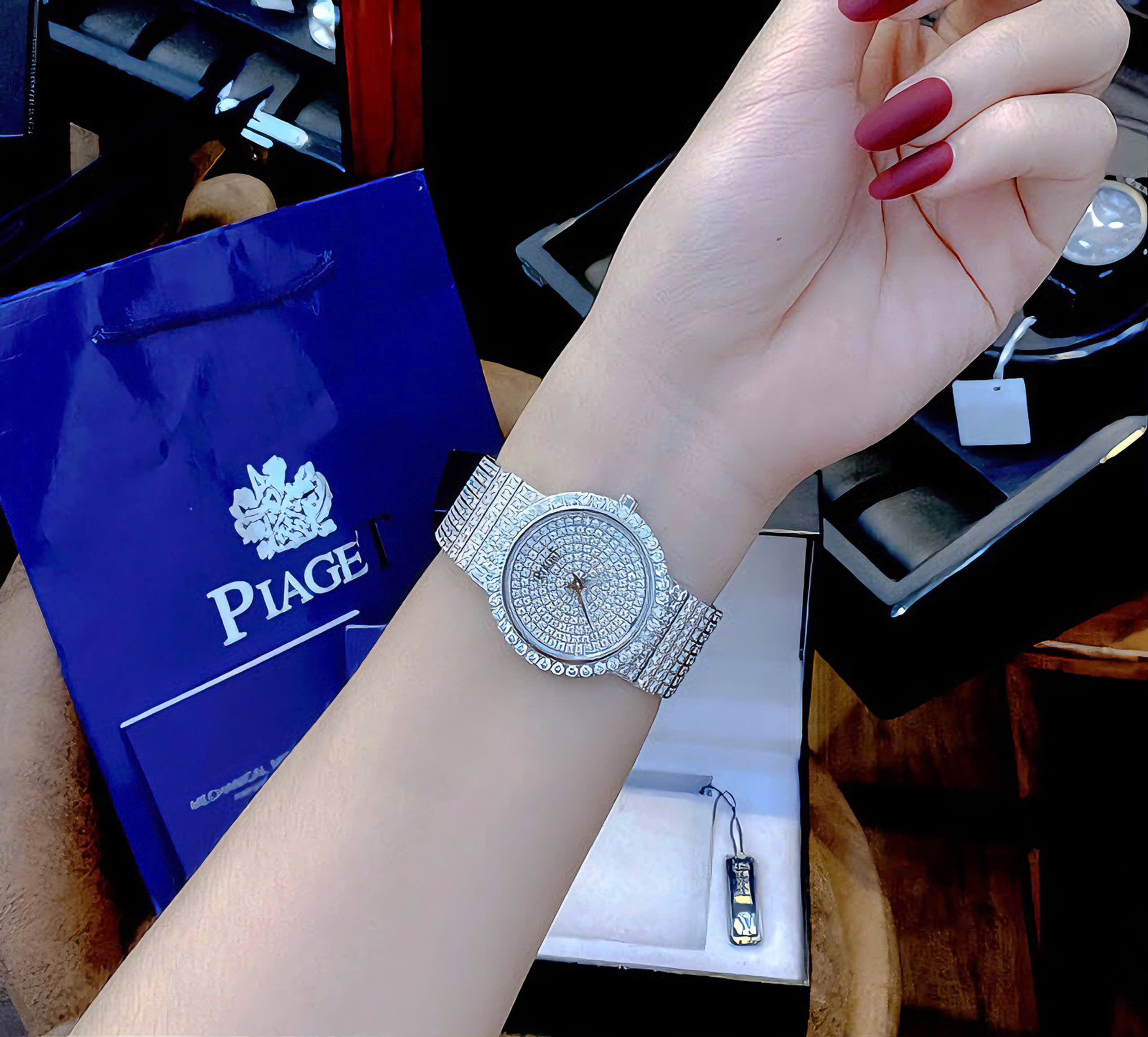 ĐỒNG HỒ PIAGET FULL DIAMOND G0A02701