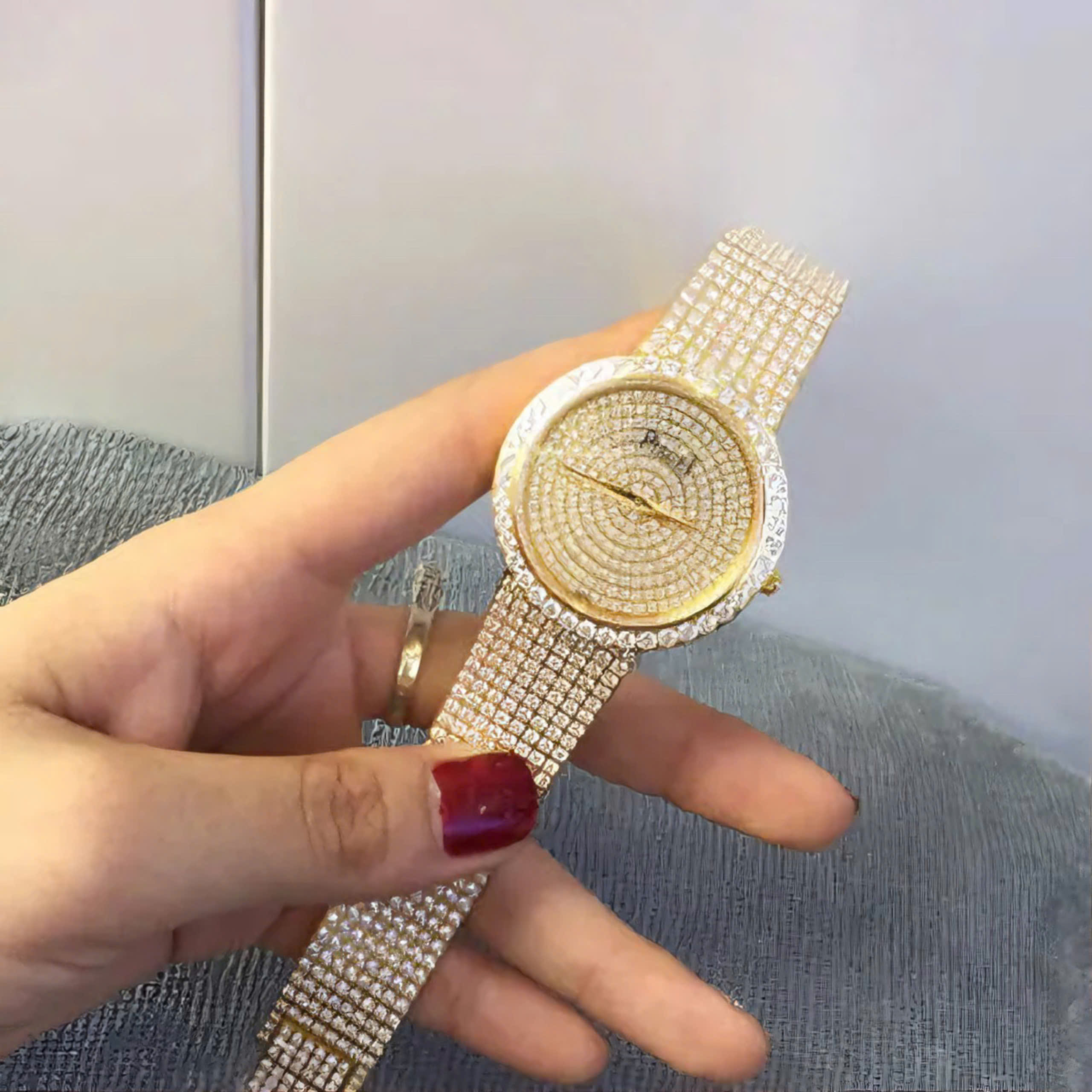 ĐỒNG HỒ PIAGET FULL DIAMOND G0A02701