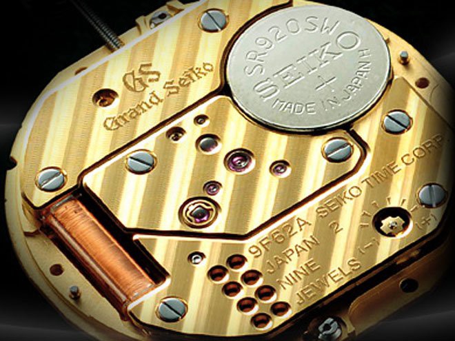 tại sao đồng hồ mới nhanh hết pin