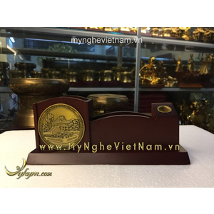 Hộp đựng bút và card visit