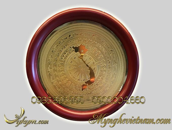 Đĩa đồng quà tặng lưu niệm mặt trống đồng có bản đồ Việt Nam có cả quần đảo trường sa và hoàng sa trên mặt đĩa