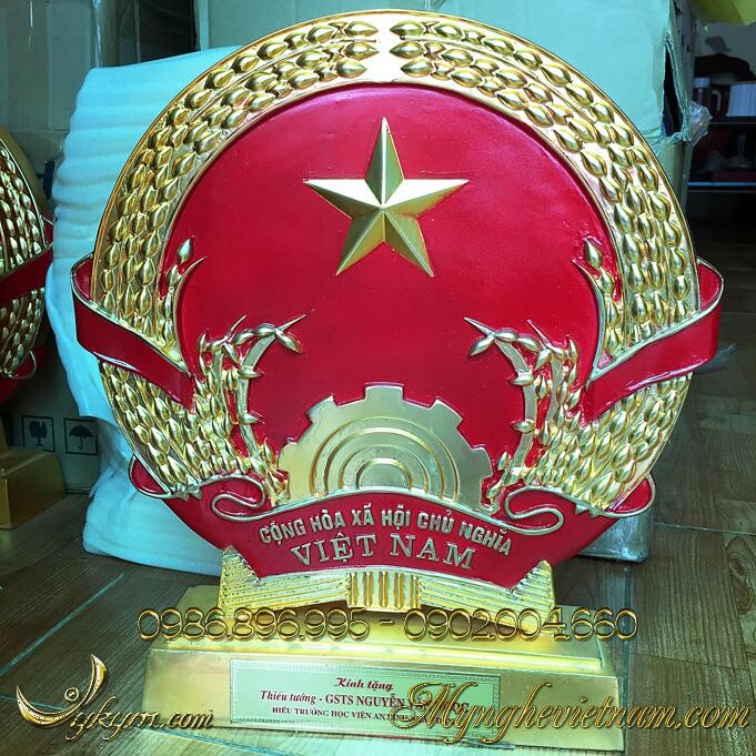 Quà tặng quốc huy mạ vàng đk 40cm