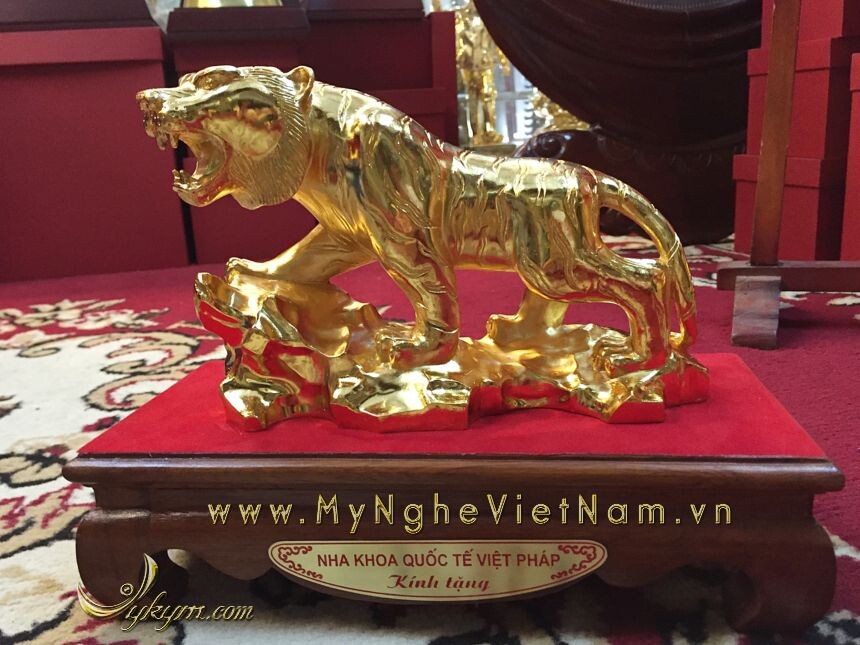 Quà tặng tượng hổ đồng 12 con giáp mạ vàng