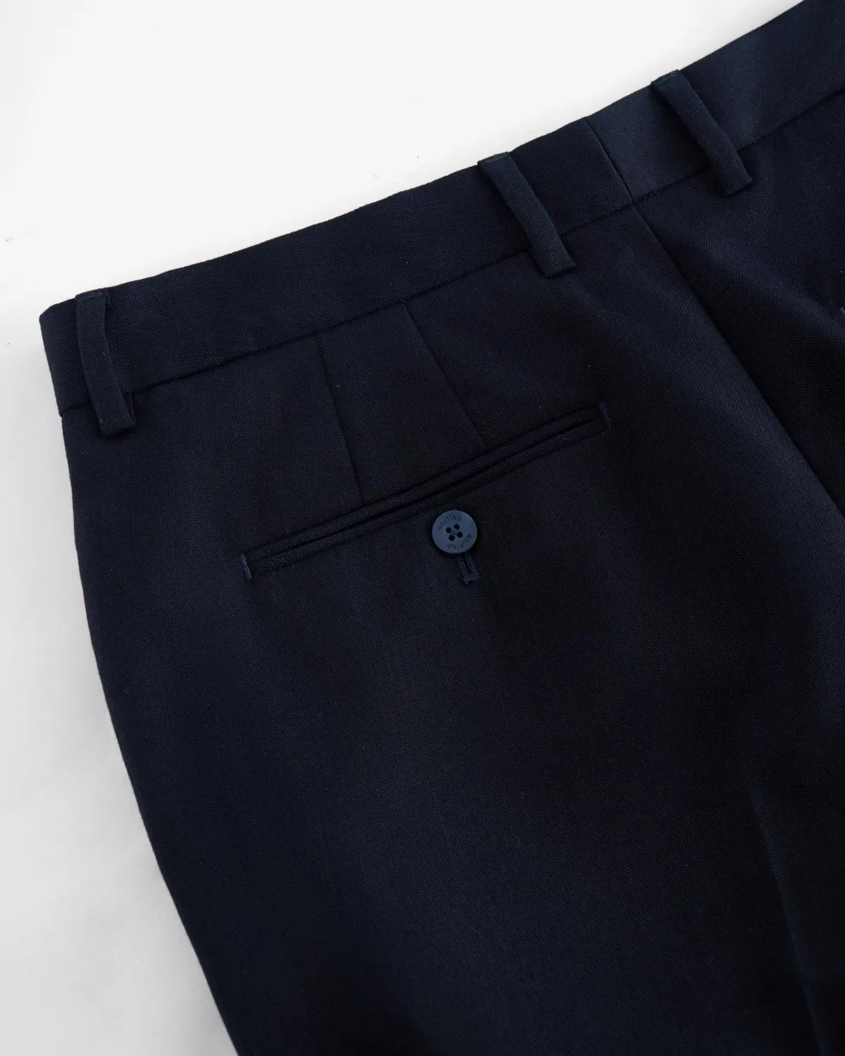 Quần dài vải phối chỉ