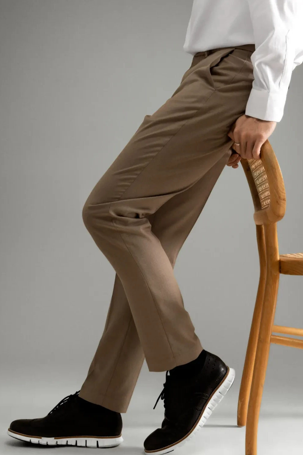 Quần dài vải phối chỉ