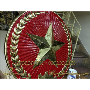 Quân đội hiệu bằng đồng treo cổng doanh trại quân đội