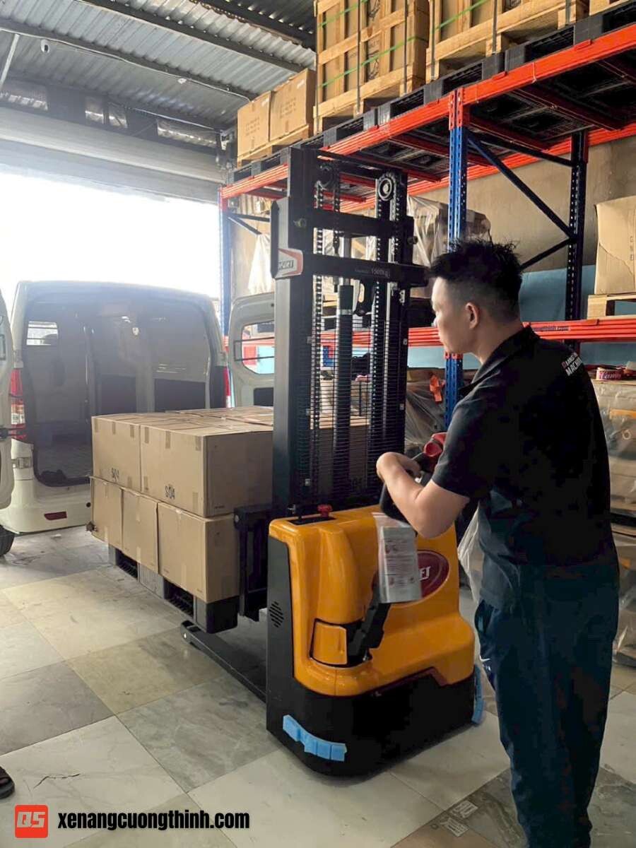Bàn Giao Xe Nâng Điện Tại Đà Nẵng | Xe Nâng Cường Thịnh