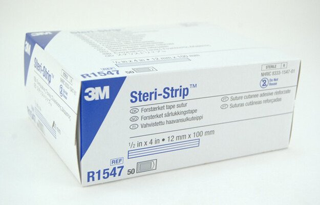 Băng thay chỉ khâu da 3M Steri-Strip Adhesive Skin Closure R1547