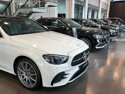 Mercedes Benz E 300 AMG 2025