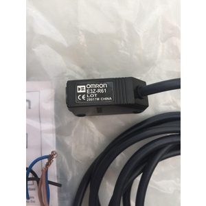 Cảm Biến Quang E3Z-R61+Gương
