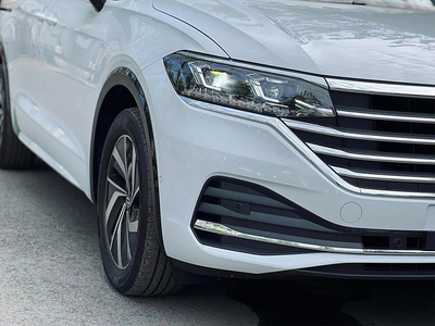 Volkswagen Viloran Premium