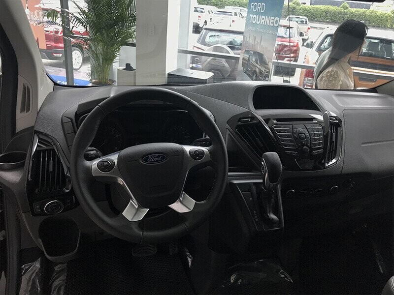 Ford Tourneo Trend (Máy xăng)